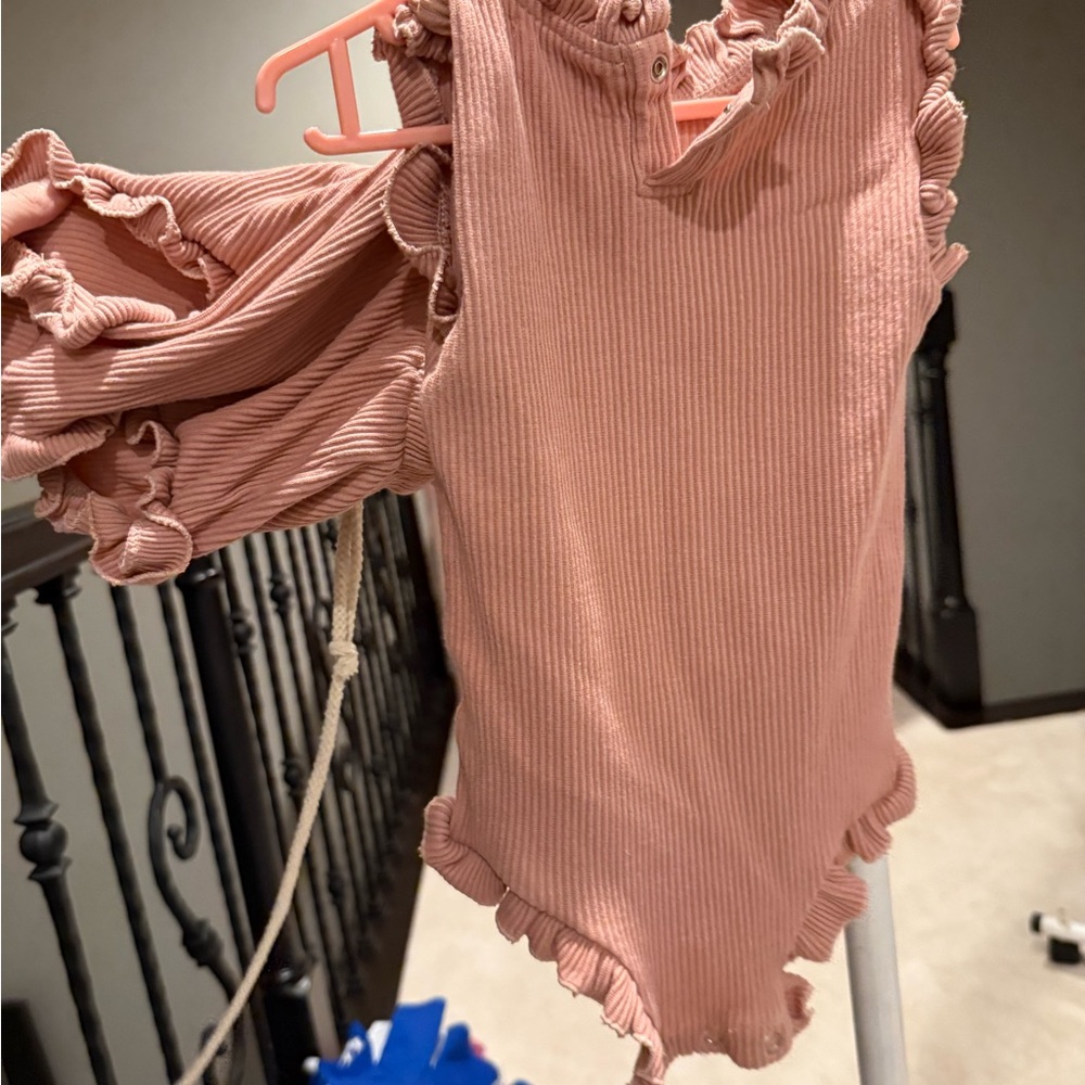 Pink Ribbed Romper Set - Picture 2 of 3